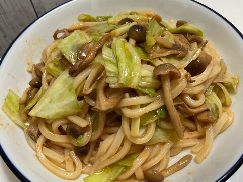 市販パスタソースで簡単うまい☆明太焼きうどん